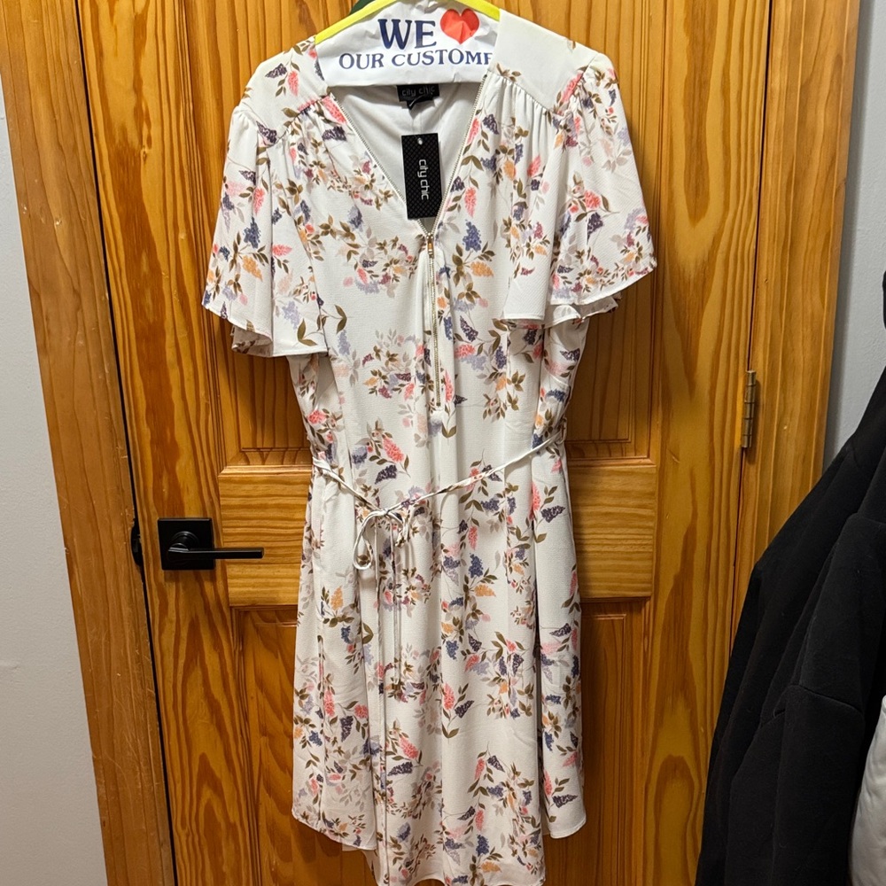 City Chic Cream Floral Mini Dress